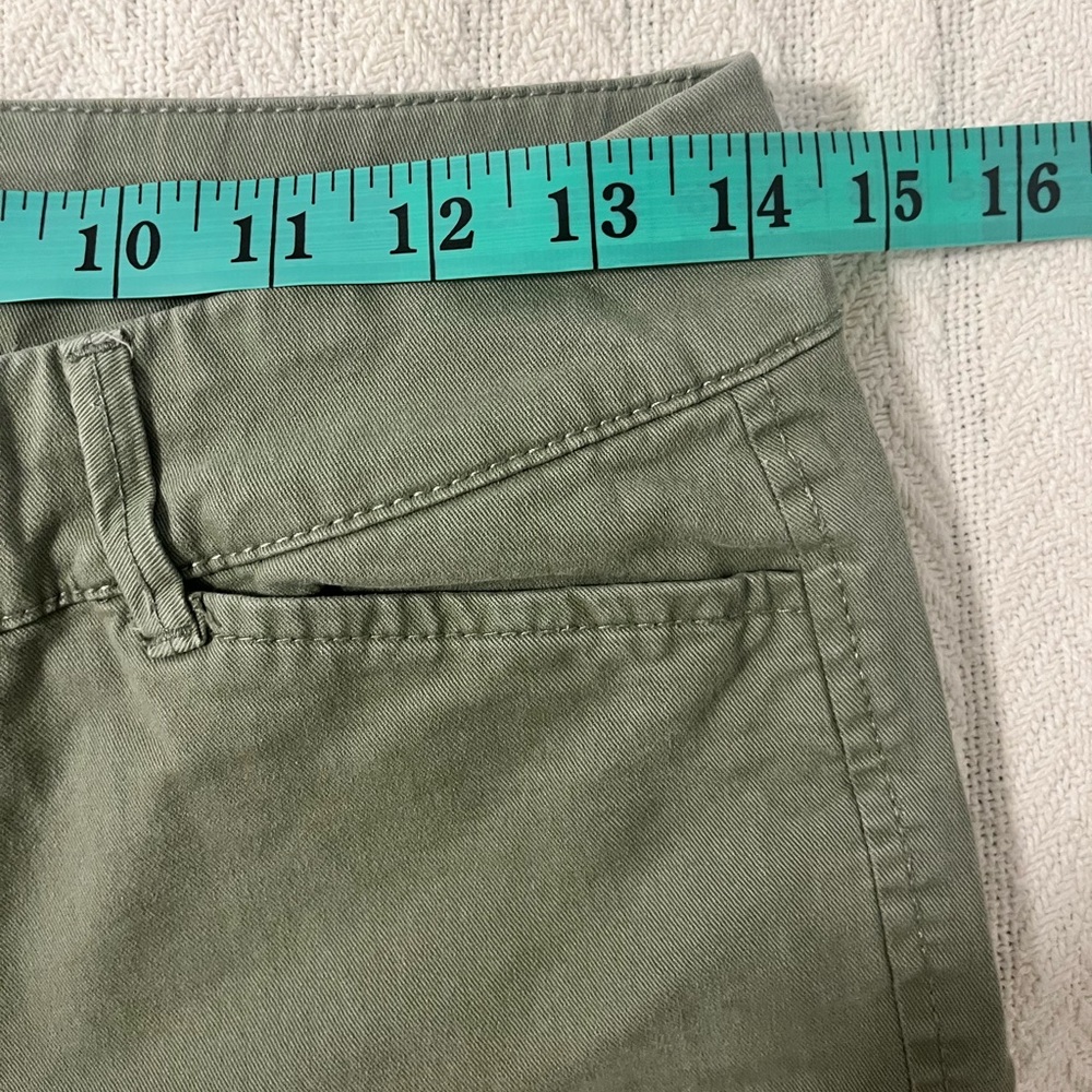 Old Navy Pixie Pants, Olive, Size 4 Regular - image 2